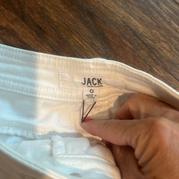 Super cute white denim mini skirt size 0 by BB Dakota - Picture 3 of 4